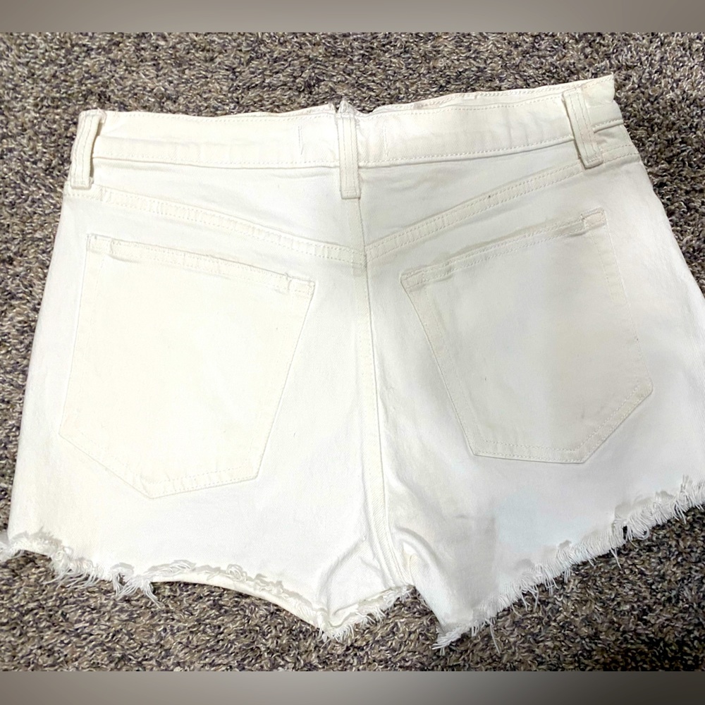 Abercrombie white distressed High Rise Mom Shorts - size 27/4